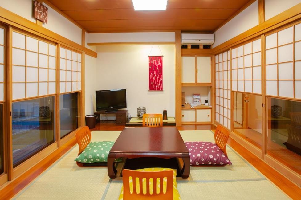 熱海の海が一望できる温泉付貸別荘 満月あじろ Mitsukiajiro Atami  Luaran gambar